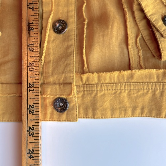 W.A.Y. Lightweight Jean jacket style with frayed detail size xs - Picture 9 of 10